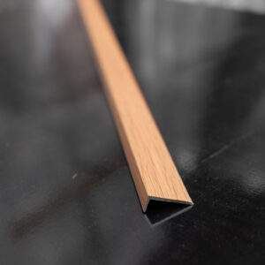 Angle Edge Oak 900mm  (8mm Return)